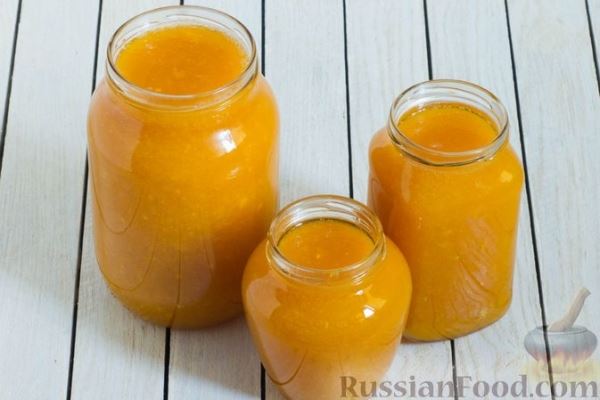 Абрикосы, перетёртые с сахаром, апельсином и лимоном