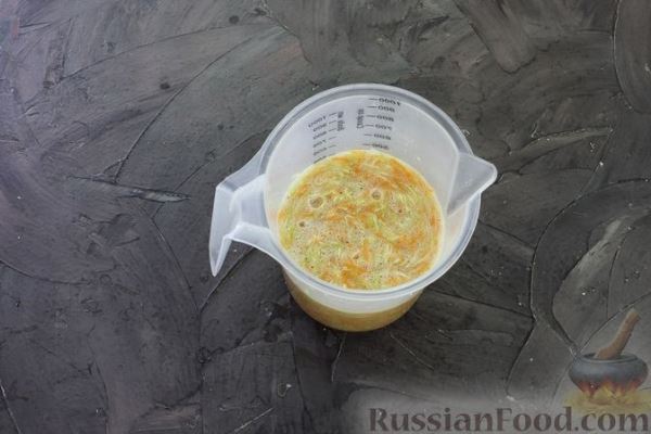 Кабачковый омлет-рулет с сыром
