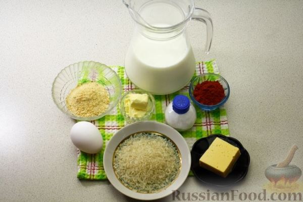 Несладкий молочный суп с ломтиками запечённого риса с сыром