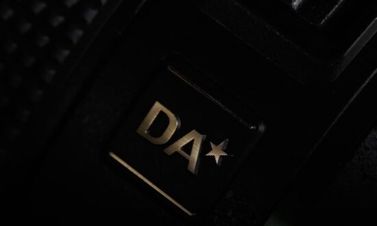 Официально: Объектив HD Pentax DA 16-50mm F/2.8 представят в августе