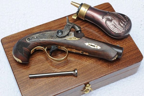 Пистолет Pedersoli Philadelphia Derringer .45 калибра