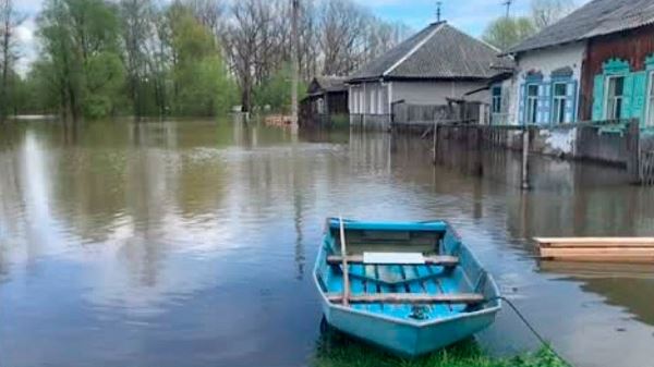 Режим ЧС из-за наводнений ввели в нескольких регионах России